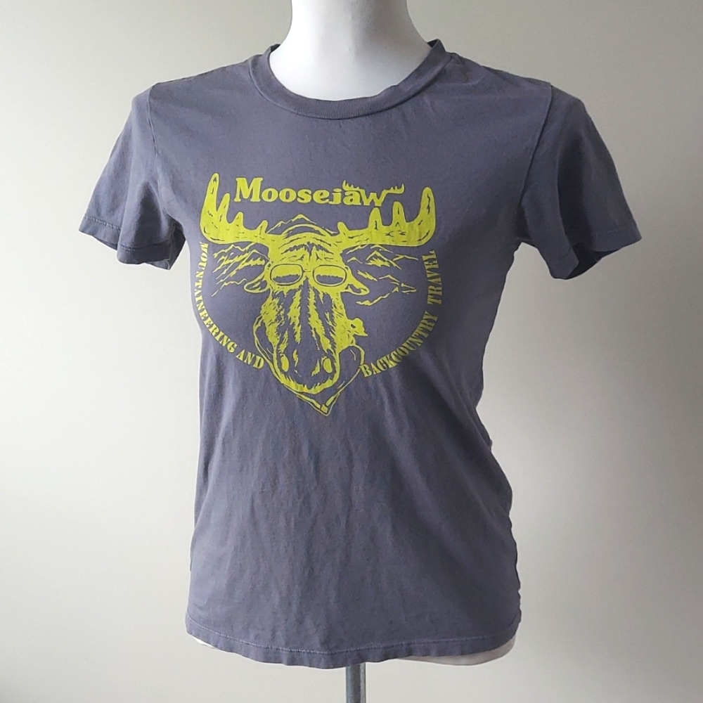 Moosejaw | Grey & yellow logo tee
